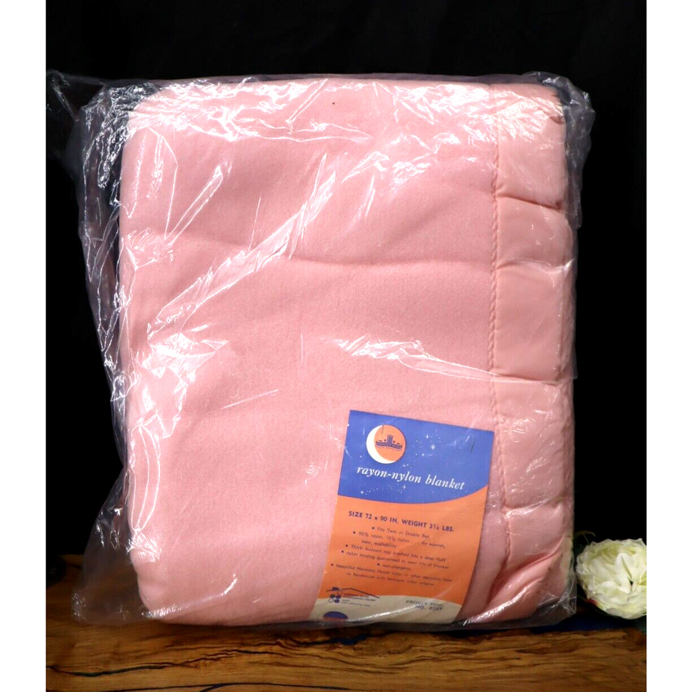 Vintage Harmony House Rayon Nylon 72"x90" 3.25# Pink Blanket Nylon Binding